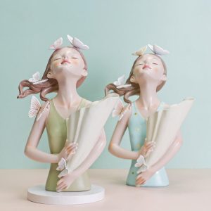 Looking Up Bouquet Girl Decoration